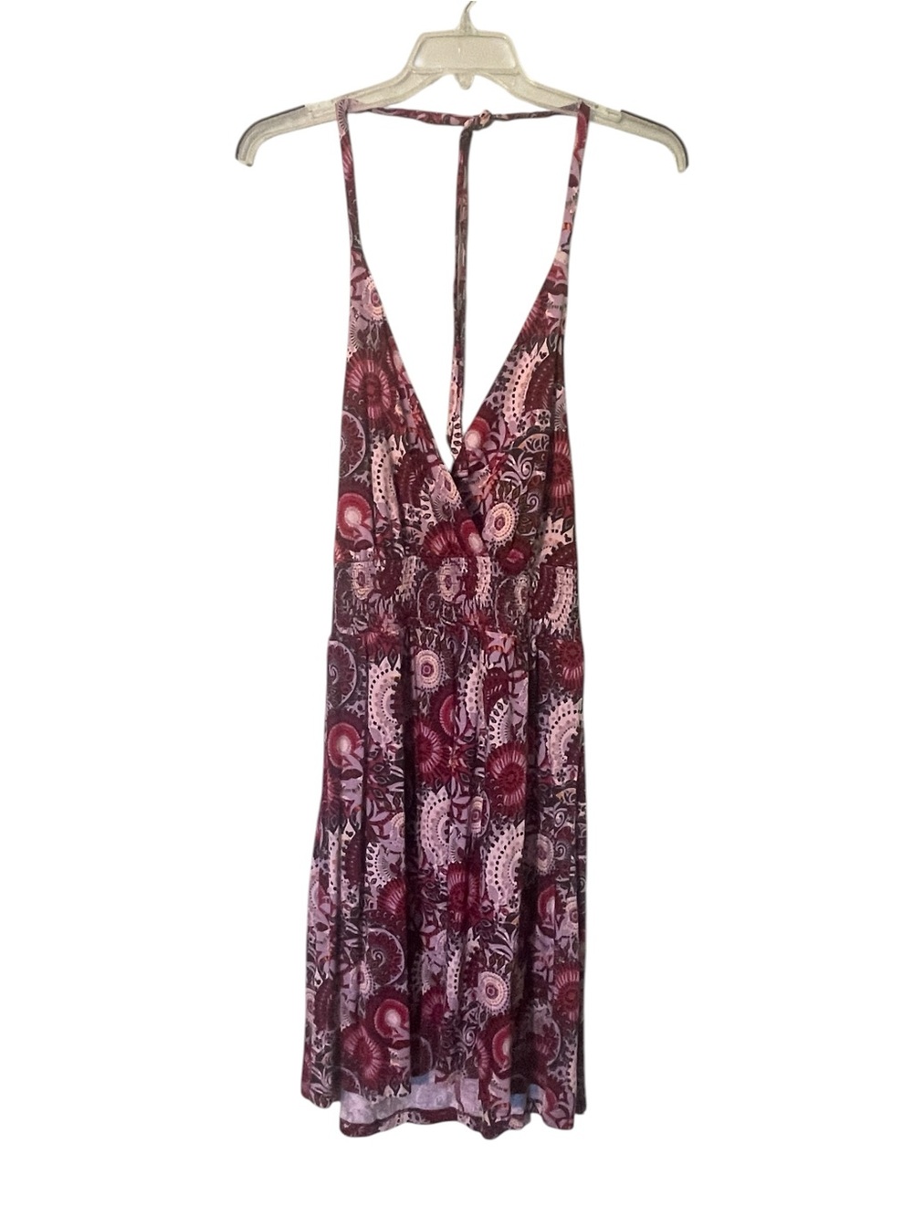 NWT- Lascana printed halter dress featuring crossover v-neckline. Size 12 - Picture 5 of 14